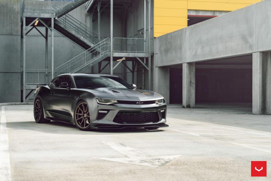  Chevrolet Camaro on Vossen Wheels (HF-3) 2019 года  (фото 1 из 16)